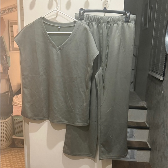 saloogoe Pants - Olive Green 2 piece V-Neck Sleeveless Top and Pants lounge Set